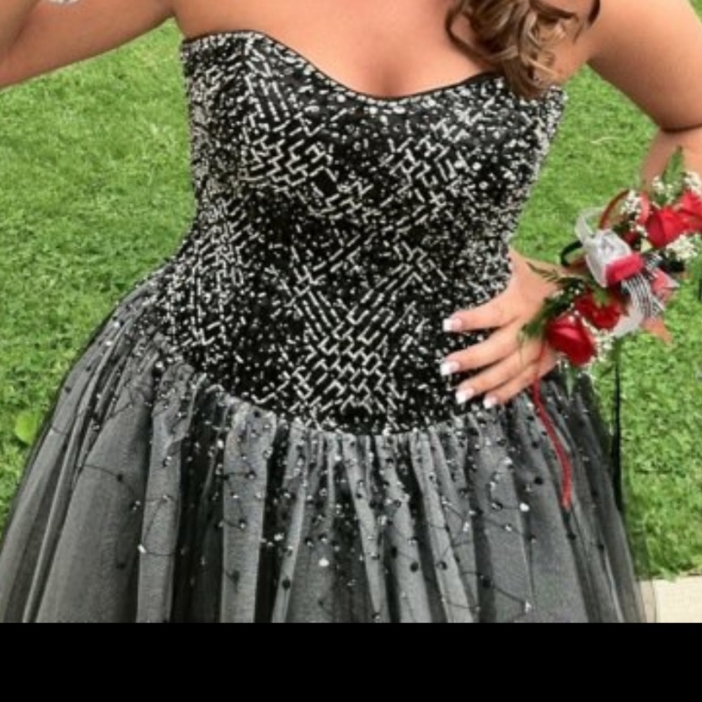 Black prom dress